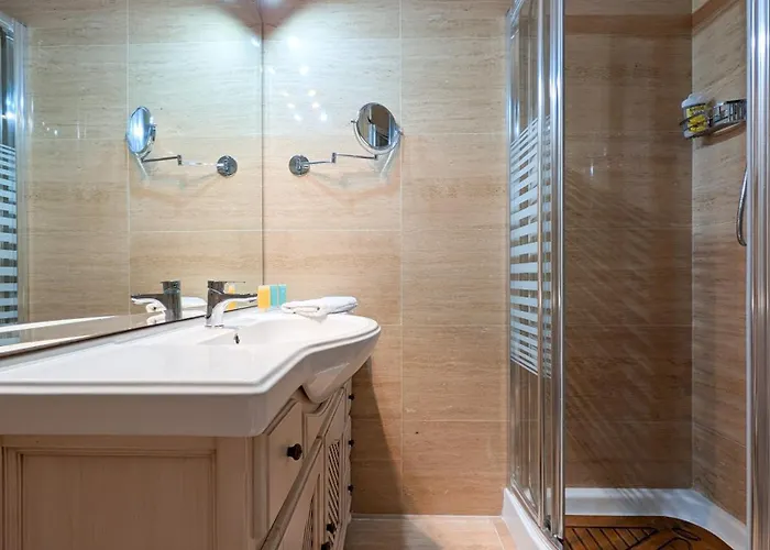 Arenas Beachfront Апартаменты