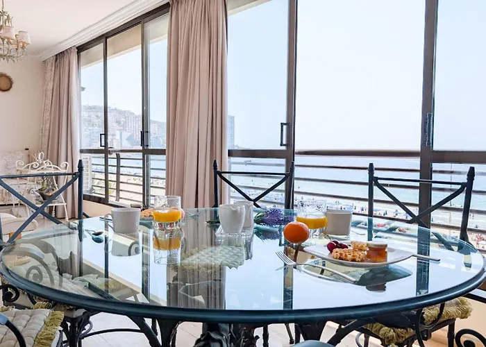 Апартаменты Arenas Beachfront